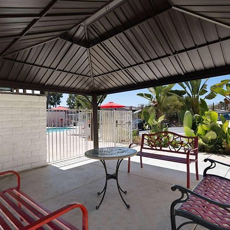 Ramada By Wyndham San Diego Poway Miramar Экстерьер фото