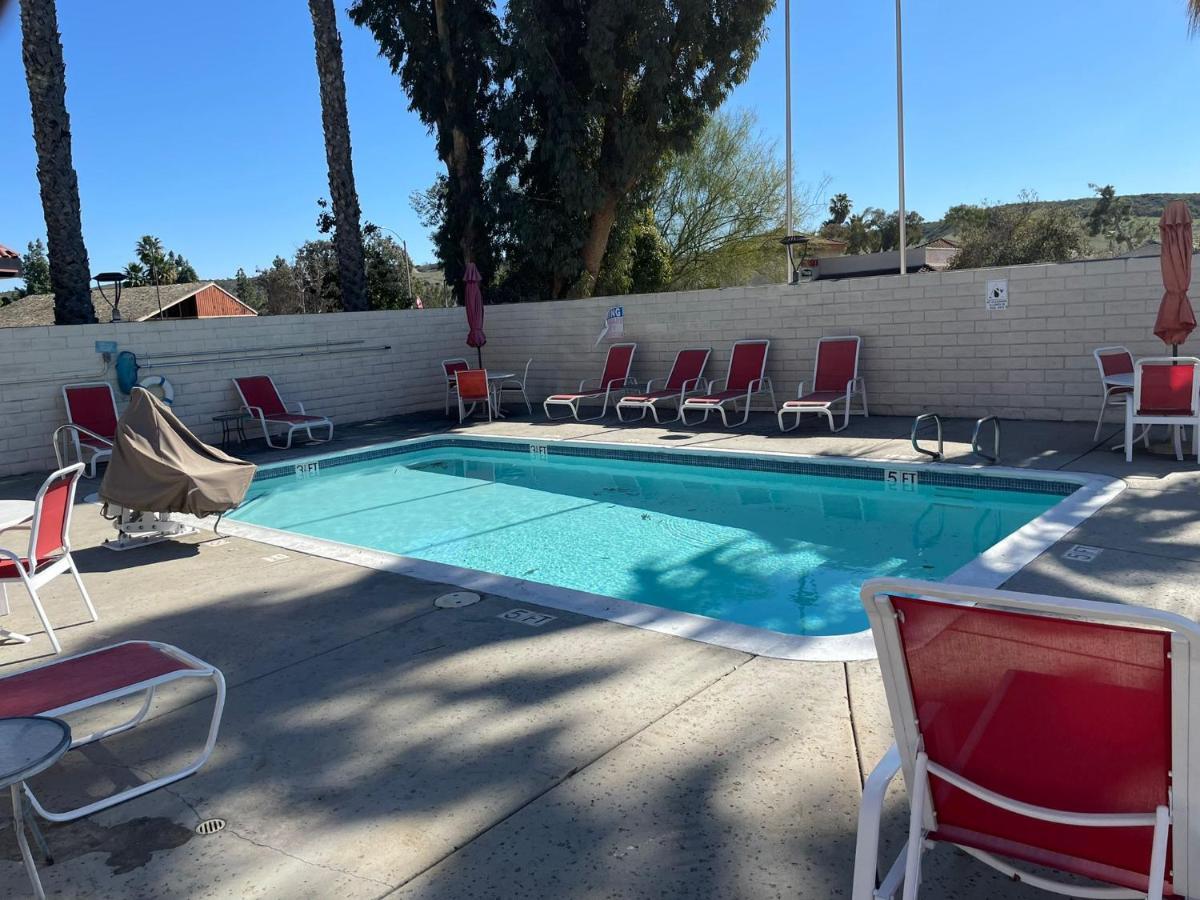 Ramada By Wyndham San Diego Poway Miramar Экстерьер фото