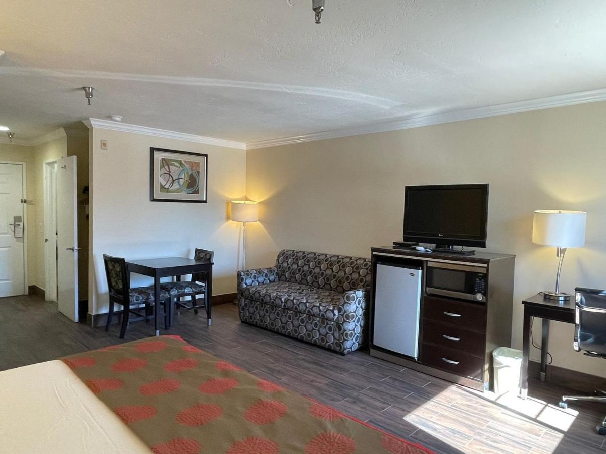 Ramada By Wyndham San Diego Poway Miramar Экстерьер фото