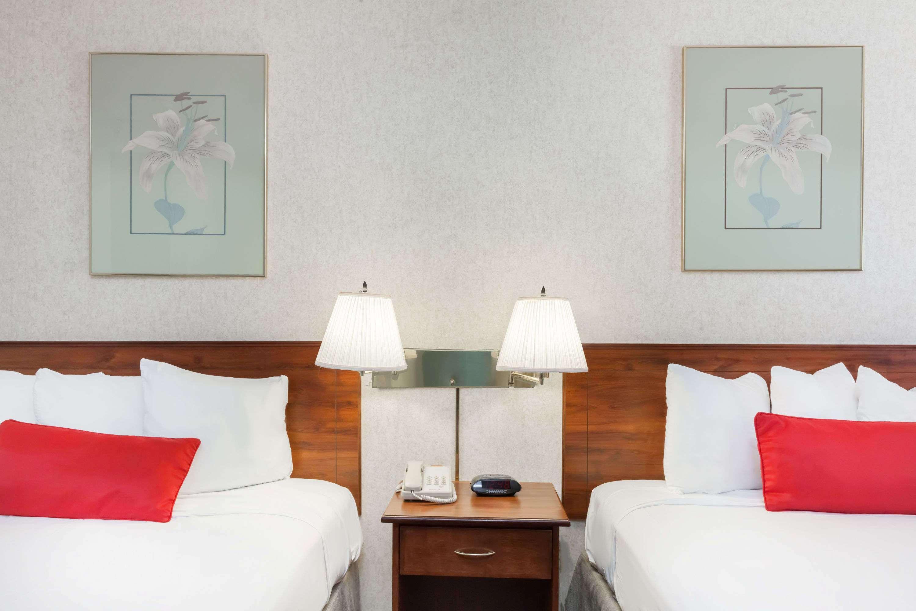 Ramada By Wyndham San Diego Poway Miramar Экстерьер фото