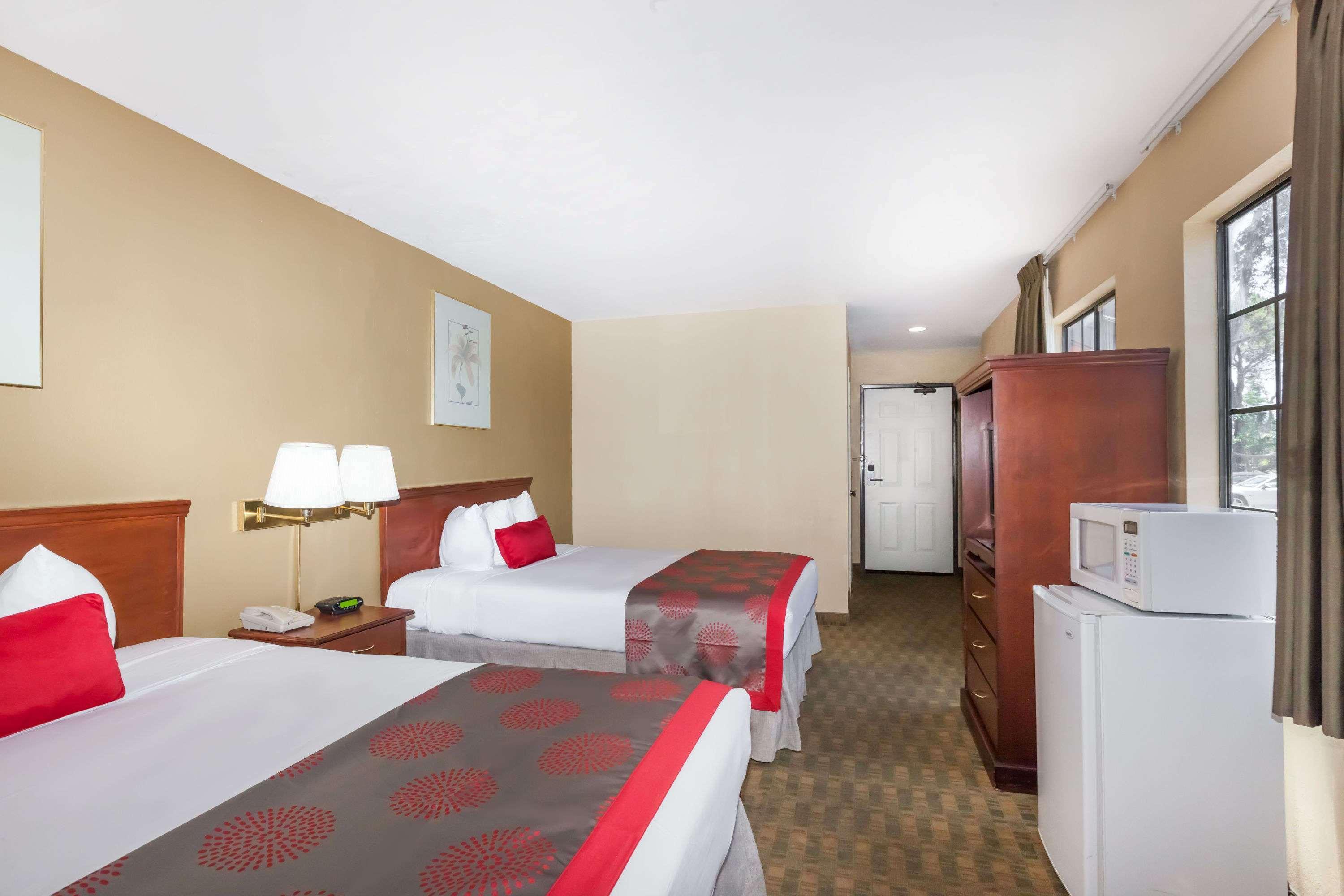 Ramada By Wyndham San Diego Poway Miramar Экстерьер фото