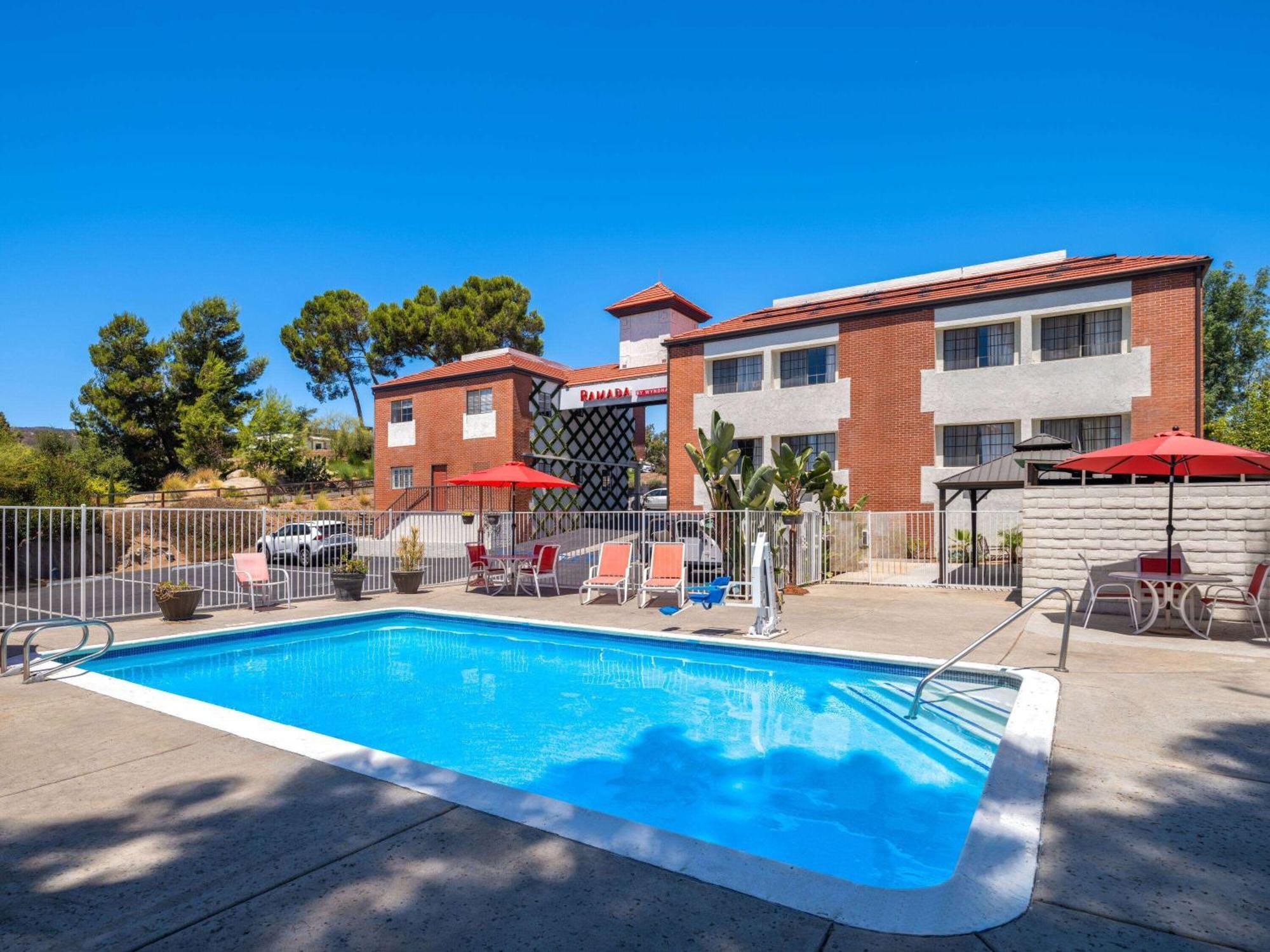 Ramada By Wyndham San Diego Poway Miramar Экстерьер фото