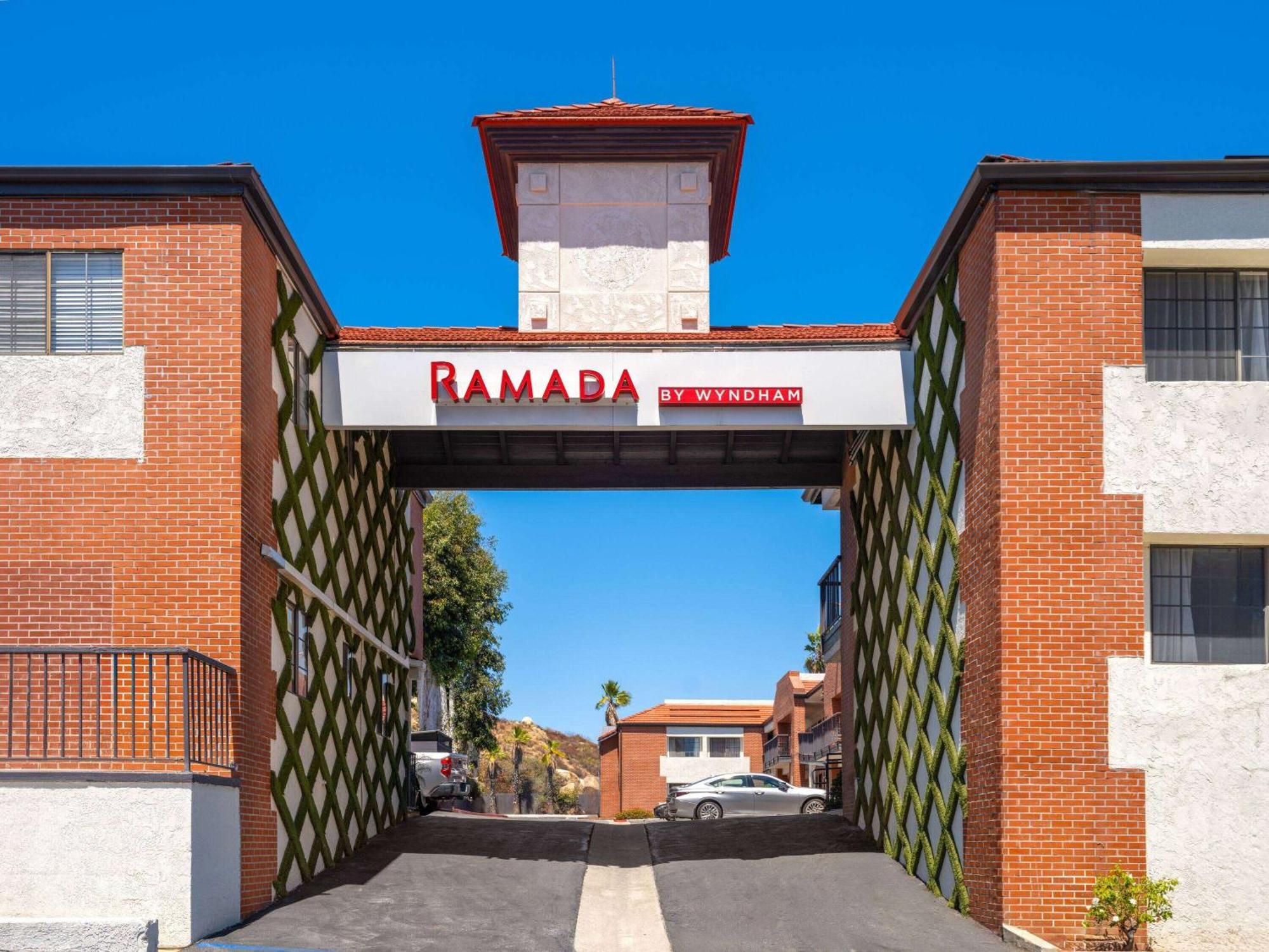 Ramada By Wyndham San Diego Poway Miramar Экстерьер фото