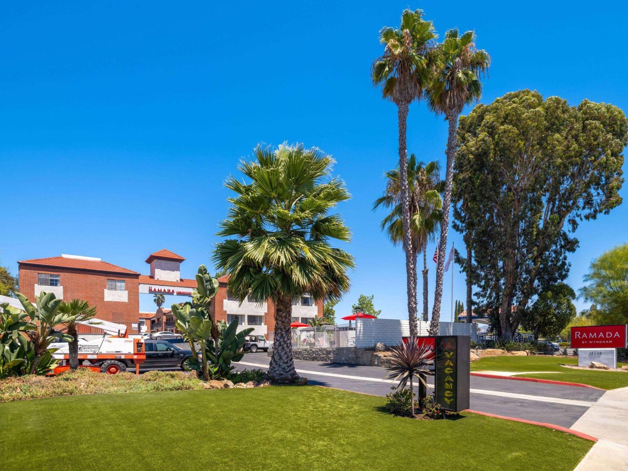 Ramada By Wyndham San Diego Poway Miramar Экстерьер фото