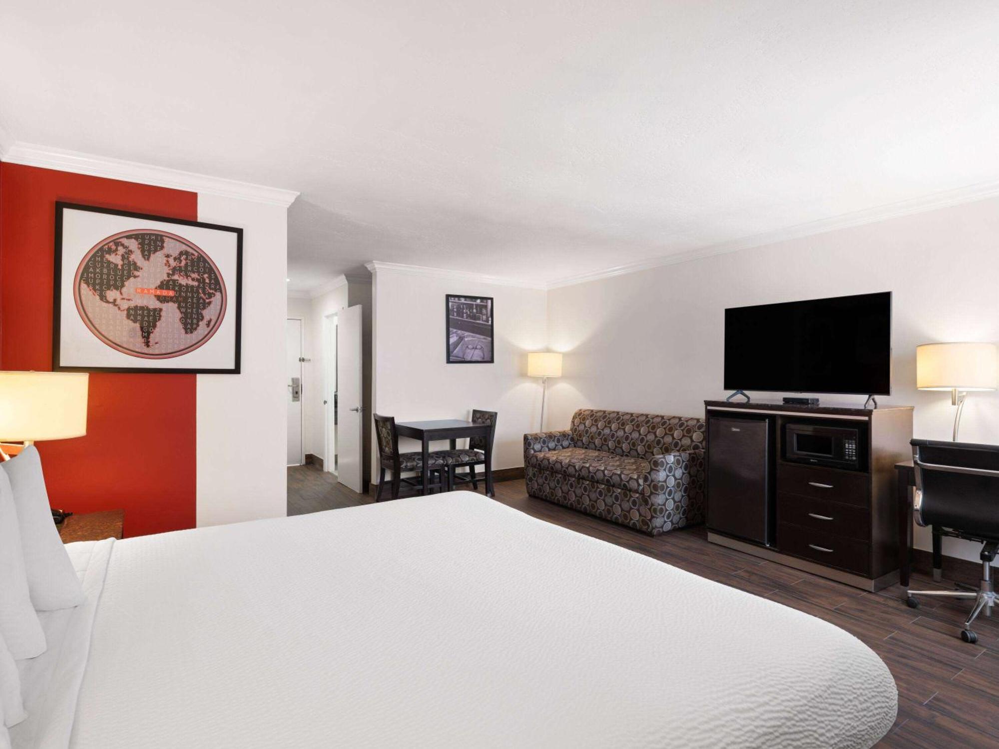 Ramada By Wyndham San Diego Poway Miramar Экстерьер фото